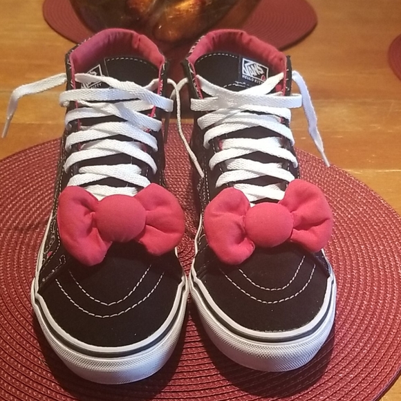 Vans. Hello Kitty SK8 Hi. Size 9.5 - Picture 3 of 10